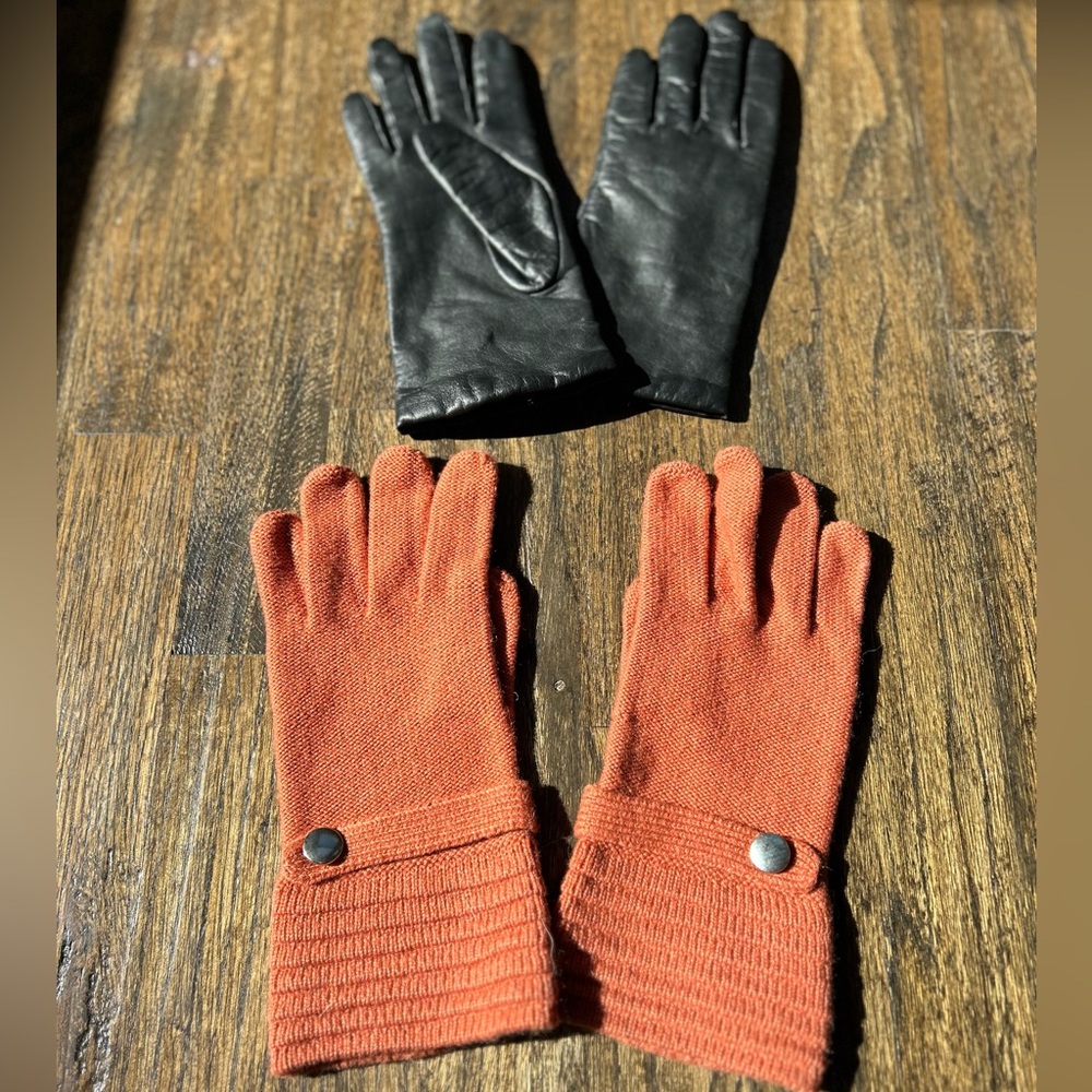 2 sets of gloves